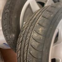 Gomme smart con cerchi in lega