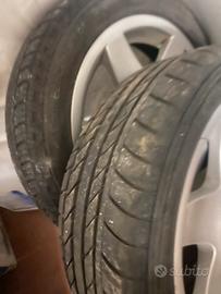 Gomme smart con cerchi in lega