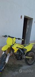Suzuki rm