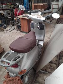 Piaggio Vespa 125 ET4 -1999 300 euro