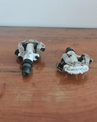 Pedali a sgancio rapido Shimano