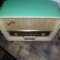 Radio d’epoca Telefunken serie Mery, modello 266