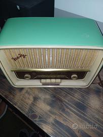Radio d’epoca Telefunken serie Mery, modello 266