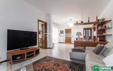 APPARTAMENTO IN VILLA