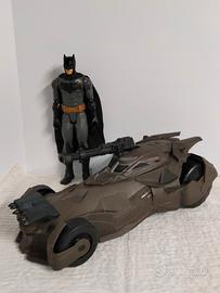 Epic Strike Batman con Batmobile Action figure