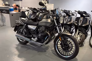 Moto Guzzi V9 ROAMER