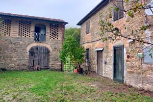 In Toscana, Mugello, Casale e 58 ettari di terreno