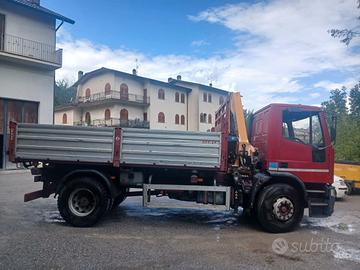 AUTOCARRO IVECO CON GRU EFFER