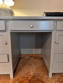 Scrivania in legno massello stile country