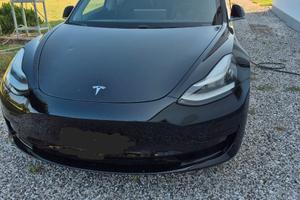 Tesla Model 3 con Batteria Nuova