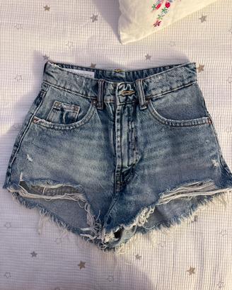 Shorts in jeans strappati Zara 32 EUR