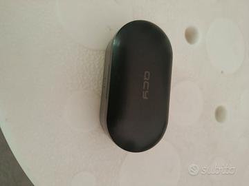 Auricolare Bluetooth QCY con custodia (3€)