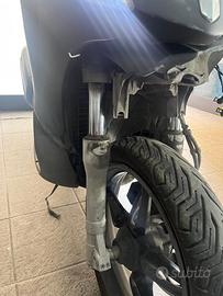 Beverly 350 incidentato