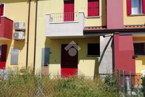 VILLA A SCHIERA A CAVARZERE