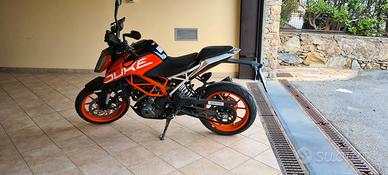 KTM Duke 390 come nuova