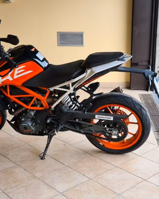 KTM Duke 390 come nuova