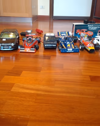 lotto di automobiline filocomandate