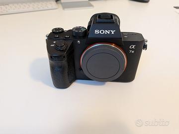 Sony A7 III (solo corpo) + Borsa