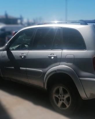 TOYOTA RAV 4 (SOLO RICAMBI)