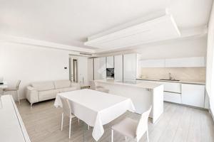 4 LOCALI A ORISTANO