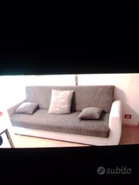divano letto di un valore di €300