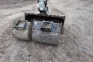 Attacco rapido e benne per escavatore bobcat e 50