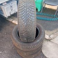 Treno Gomme auto quasi NUOVE marca GOOD YEAR