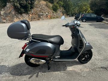 Piaggio Vespa 300 GTS - 2021