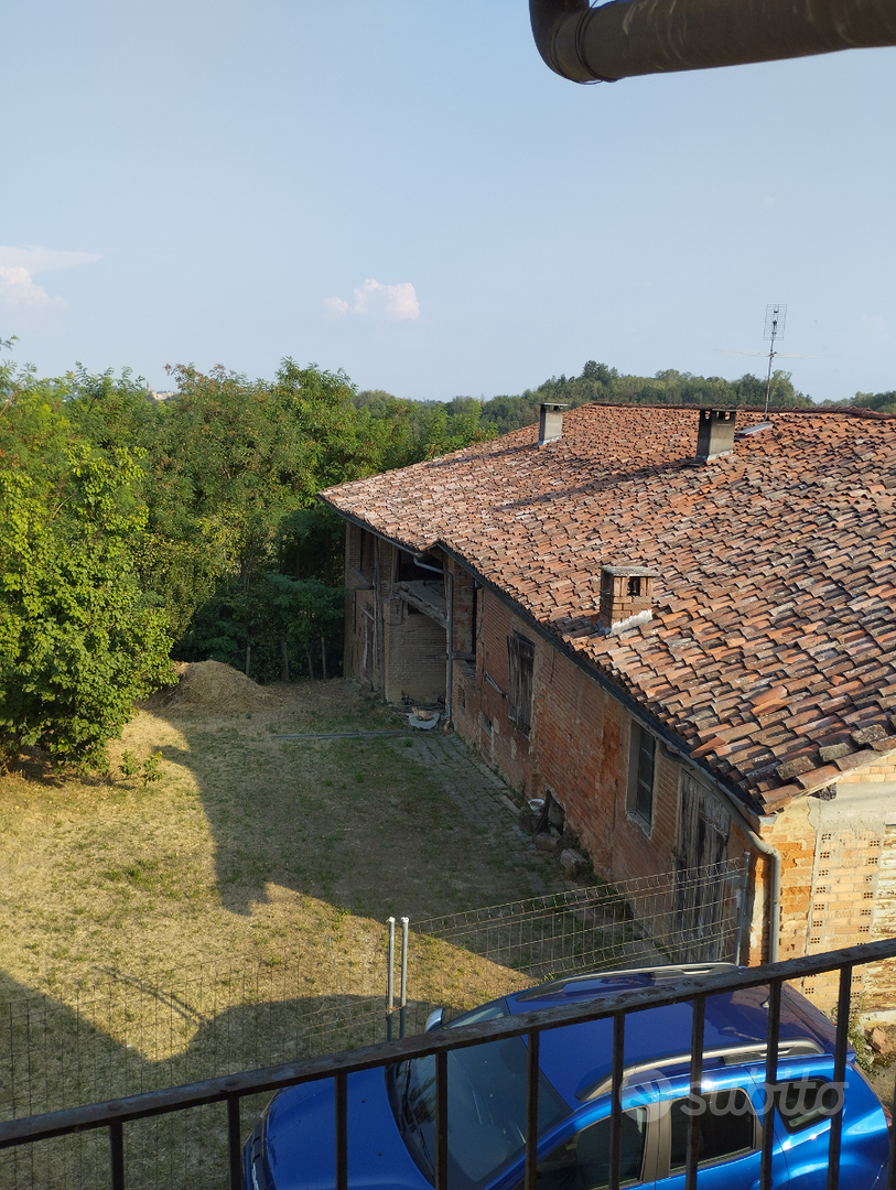 Casa più rustico e terreno - Vista 2