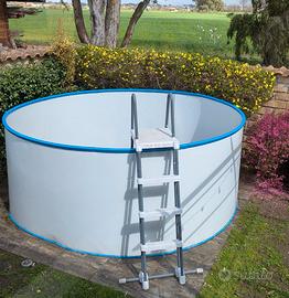 Piscina da giardino, motore filtraggio e scala