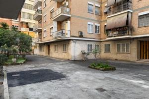 MONOLOCALE A ROMA