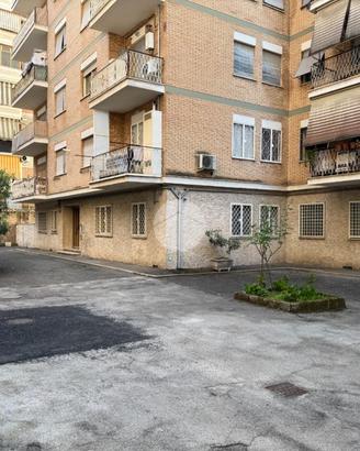 MONOLOCALE A ROMA
