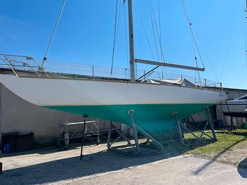barca a vela in alluminio