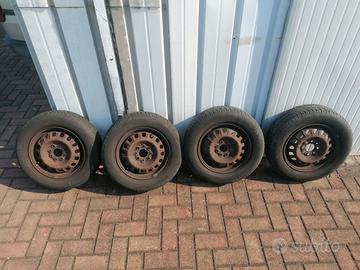 4 ruote FIAT con gomme Kleber mis. 165/70 R13