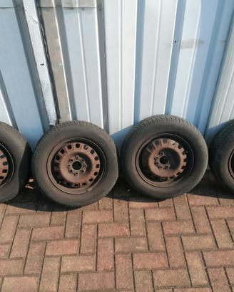 4 ruote FIAT con gomme Kleber mis. 165/70 R13