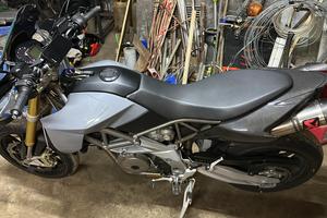 Aprilia dorsoduro 750