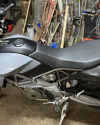 Aprilia dorsoduro 750