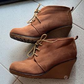 Tronchetti in camoscio