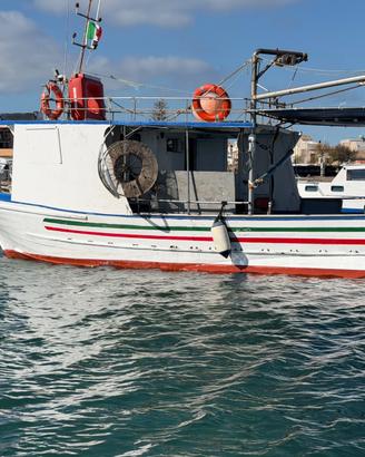Barca da pesca con licenza