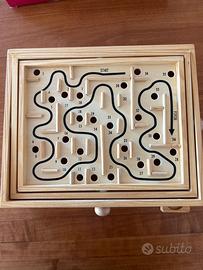 Gioco salta la buca /labirinto
