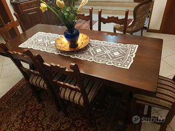 Tavolo in legno con n.6 sedie