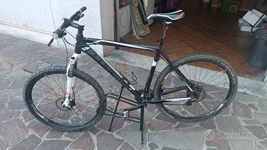 Bicicletta mountain bike Cube