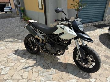 Ducati hypermotard 796 A2