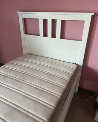 n. 2 letti 90X200 compresi di reti e materassi