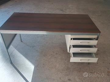 scrivania Olivetti anni 70 80 