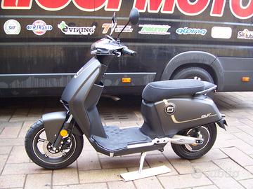 Super Soco CUX LUXURY