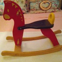 Cavallo a dondolo in legno massello bambini