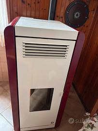 CALDAIA STUFA A PELLET UNGARO 24KW COME NUOVA