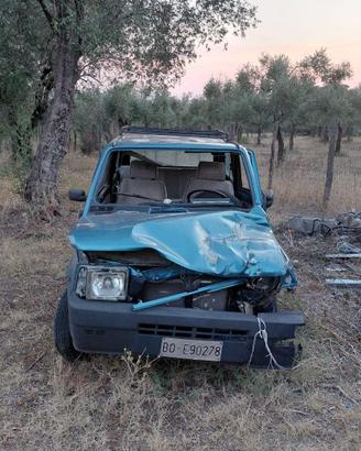 Fiat Panda 4x4 Sisley con impianto GPL incidentata
