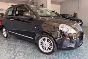 Lancia Ypsilon 1.3 MJT 75 CV Diva